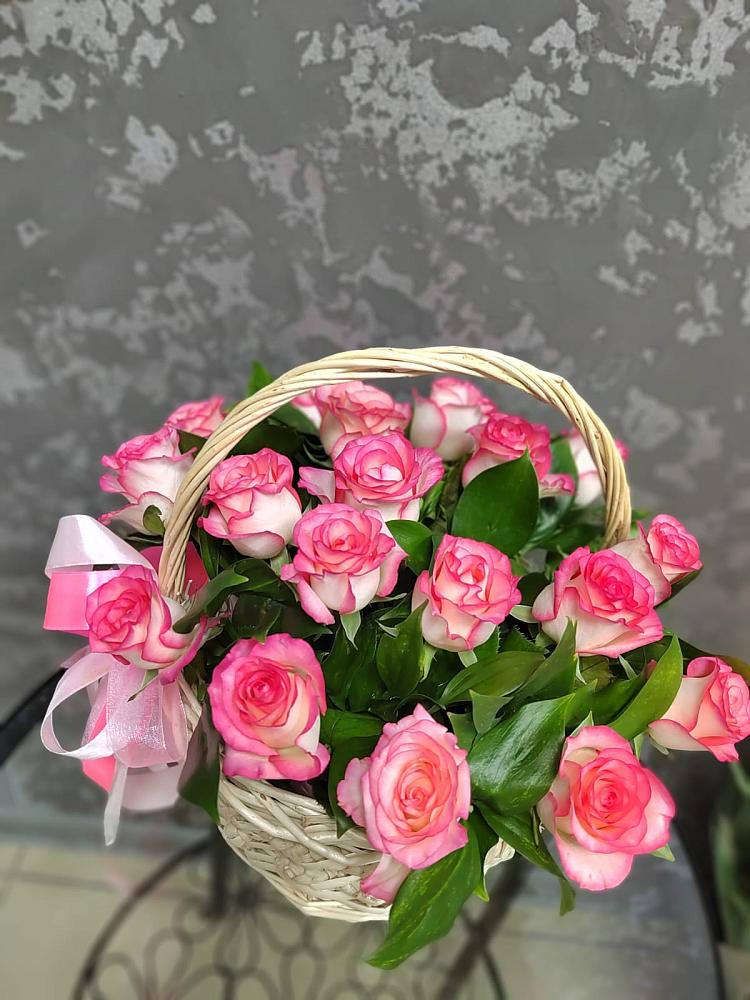 Цветочная композиция из Розы в корзине в Алагире
