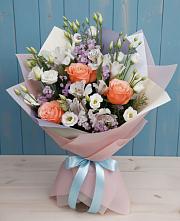 Букет цветов из:  Лизиантусы, Розы, Альстромерии и Гипсофила в Алагире