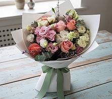 Букет цветов из:  Розы, Лизиантусы и Гвоздики в Алагире