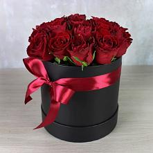 Цветочная композиция из Розы в шляпной коробке в Алагире